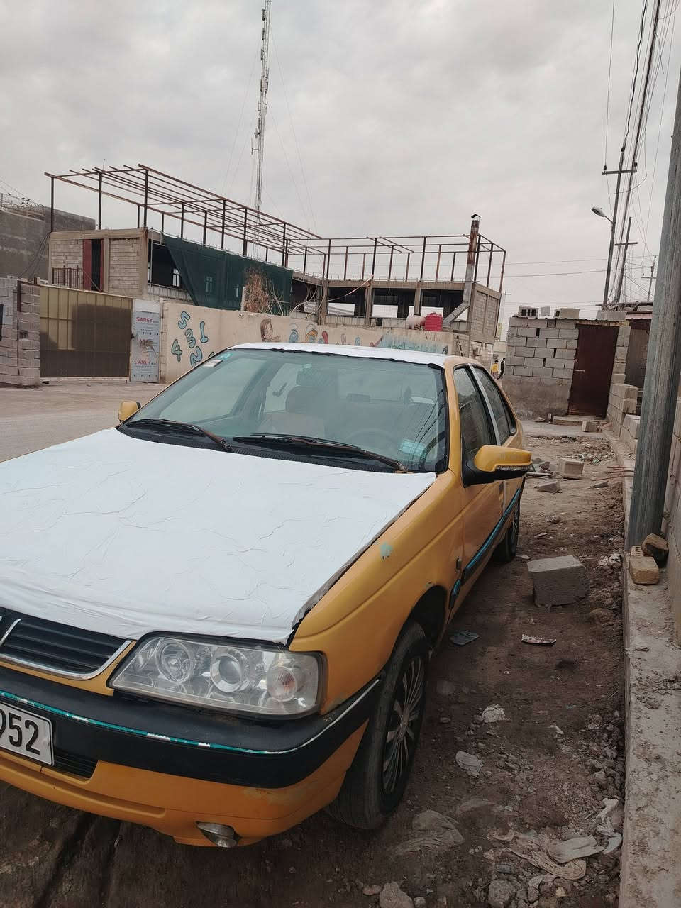 السلام عليكم سياره بيجو. 405.مديل 2012 سياره نضيفه كير نضيف محرك بي بدايت خيط تبخير السياره ما نقصها شي هزه ورقم جديد سنويه 31 السياره مصفره هيئه غرامات كلشي راعيها ب يريد تحويل سعر 35 وبيها مجال المكان البصره الجزيره
رقم ***********
