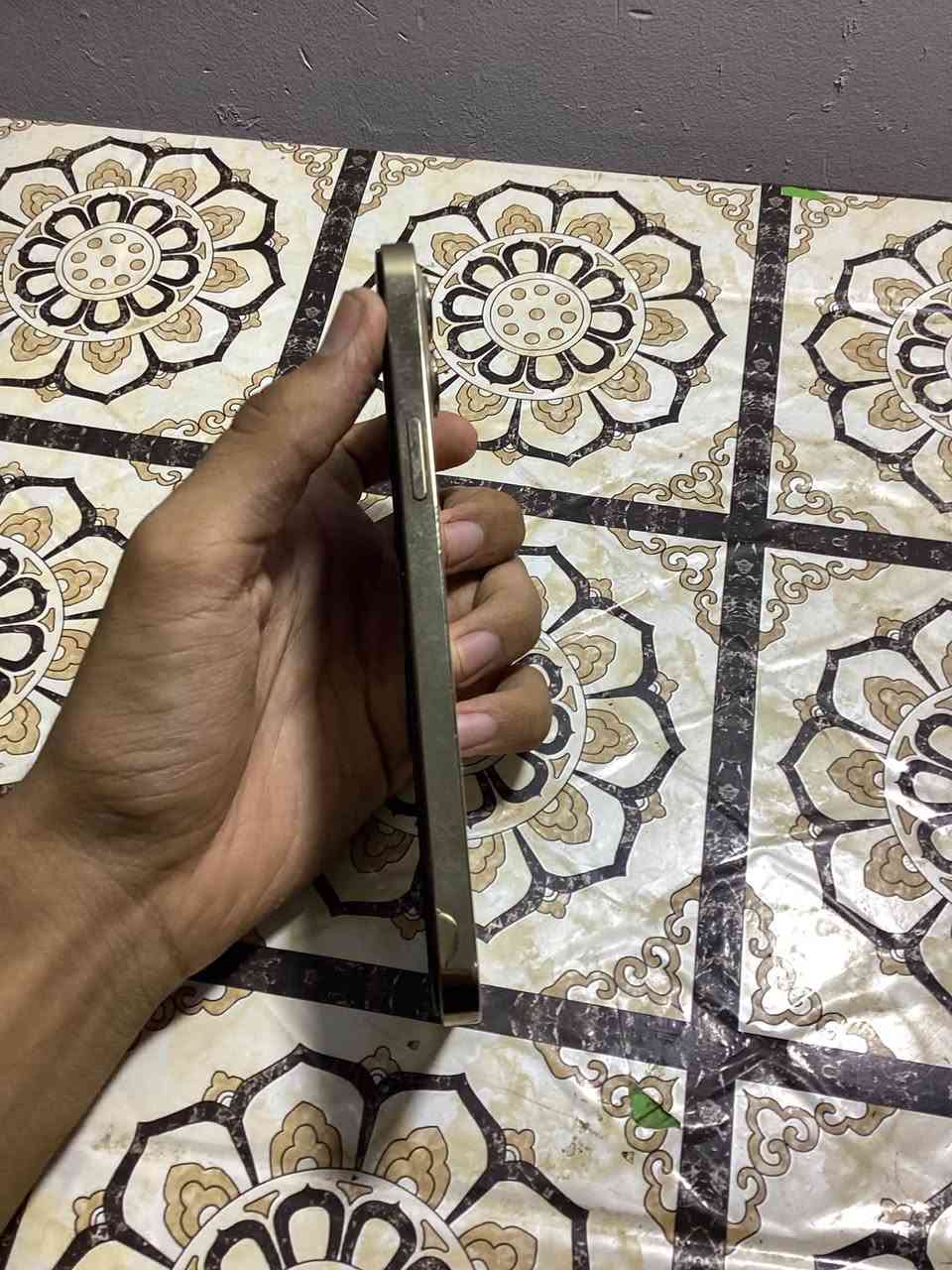 ايفون 12 برو ماكس ذاكرا 128 وتر بروف ما مفتوح بطاريه 77 بلاديه فيس ايدي شغال كلشي شغال سعرا 320 مكاني بغداد الحبيبيه ***********
