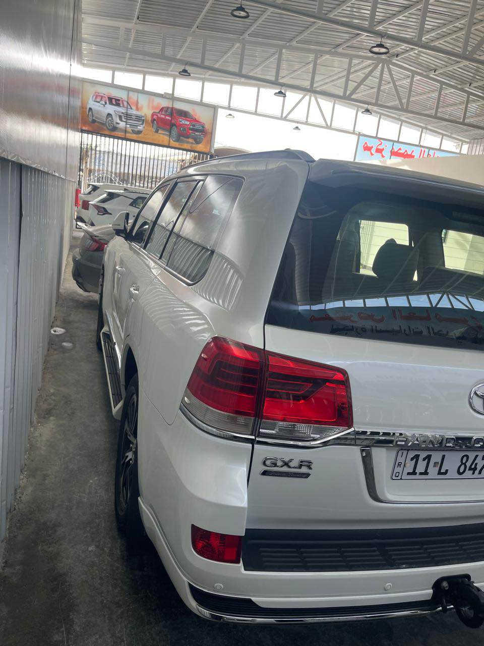 السلام عليكم . لاندكروز 2021 بريمير فول مواصفات ومعروف البريمير بالمواصفات رقم بغداد السياره بحالة الشركه جديده بمعنى الكلمه مكفوله من كلشي السعر 61000$ يعني 6 شدات و10 ورقه وبيها مجال بسيط حق الجيه للاتصال والاستفسار : *********** النجف, العراق
