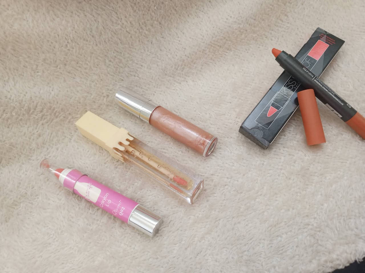 هلاو بنات عروض 🔥 اي قطعه عل 1000🌹او عل 2000و 3000🔥 توصيل داخل بسمايه بالف 🌹 تصفيه 🌼


**إذا كنت صاحب هذا الإعلان وتريد حذفه لأي سبب، رجاءا أرسل رسالة إلى الدعم الفني**