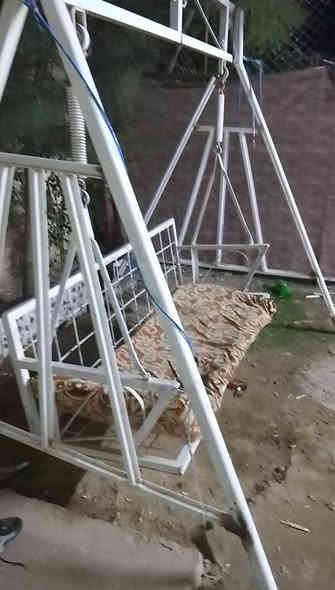 البيع السعر 130وبيه مجال شي قليل 
***********
