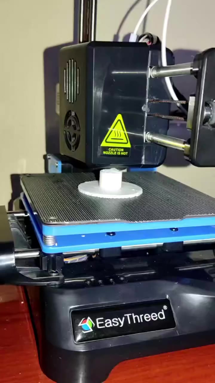 السلام عليكم 
طابعه 3d mini شغالة كما موضح في الفيديو
مع كامل ملحقاتها
سعر  50 مكاني مدينه الصدر


**إذا كنت صاحب هذا الإعلان وتريد حذفه لأي سبب، رجاءا أرسل رسالة إلى الدعم الفني**