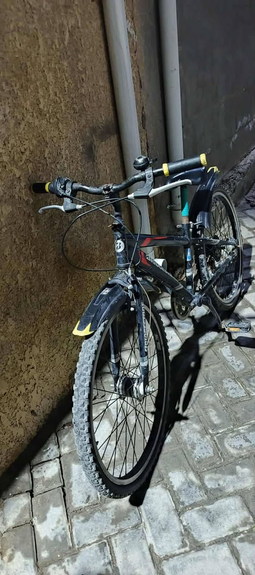 السلام عليكم بايسكل ياباني فافون حجم 22.
قابل للمراوس بناتي فقط. 
.. 
.. 
.. 
.. 
.. 
السعر: 60 الف وبي مجال 
الرقم واتساب للاستفسار: ***********
