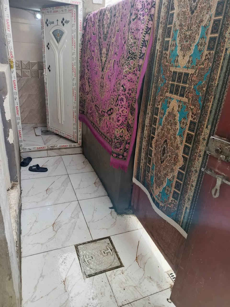 سلام عليكم بيت للبيع المساحه 50 متر   طابقين
الطابق الاول استقبال مطبخ حمام تواليت 

الطابق الثاني غرفه صاله بيتونه تصلح غرفه 

المكان جسر ديالى جامع طه زراعي اخوان البيت كامل مكمل كبل تكعد بيه السعر 50 وبي مجال مستعجل ع بيعته


**إذا كنت صاحب هذا الإعلان وتريد حذفه لأي سبب، رجاءا أرسل رسالة إلى الدعم الفني**