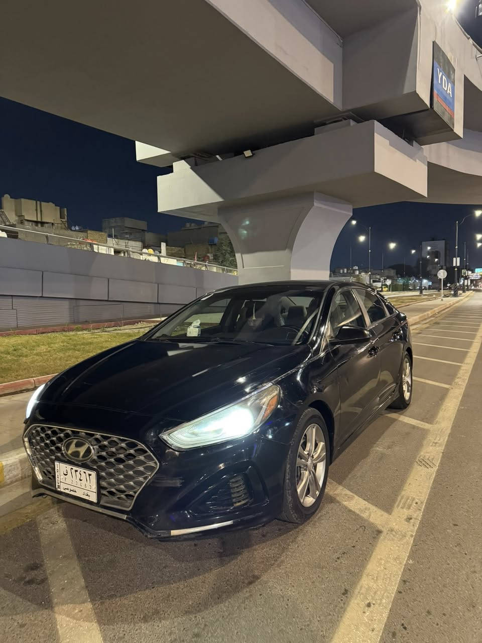 السلام عليكم 
سوناتا 2018 امريكي رقم بغداد تحويل او وكاله 

محرك 2400 GDI 
تبريد بيانو 
نقطه عمياء وحساسات جانبيه ويا الاشاره 
تحكمات ستيرن 
تبريد تدفئ ماكو مشكله 
باقي المواصفات عاديه ومعروفه 

(ضرر السياره   ❌)

جاملع عكس السايق وبنيد مبدلات وصور الحادث موجوده بالمنشور وهنا صار بيها  صبغ صفحه السايق يعني 6 قطع صبغ 

اكو كم ملاحظه بيها مبينه بالصور ويحتاجلها بوليش 
السعر 123 وبيها مجال وبالخدمه 
متواجد ماسنجر وواتساب ***********
