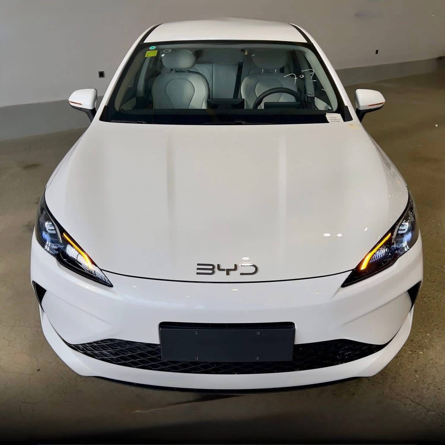 سلام عليكم سيل5 داخل ابيض مرقم بغداد مثبت لوحات بغداد بسمي جاهزه كامل الملحقات2025  زيرو العنوان بغداد ***********
