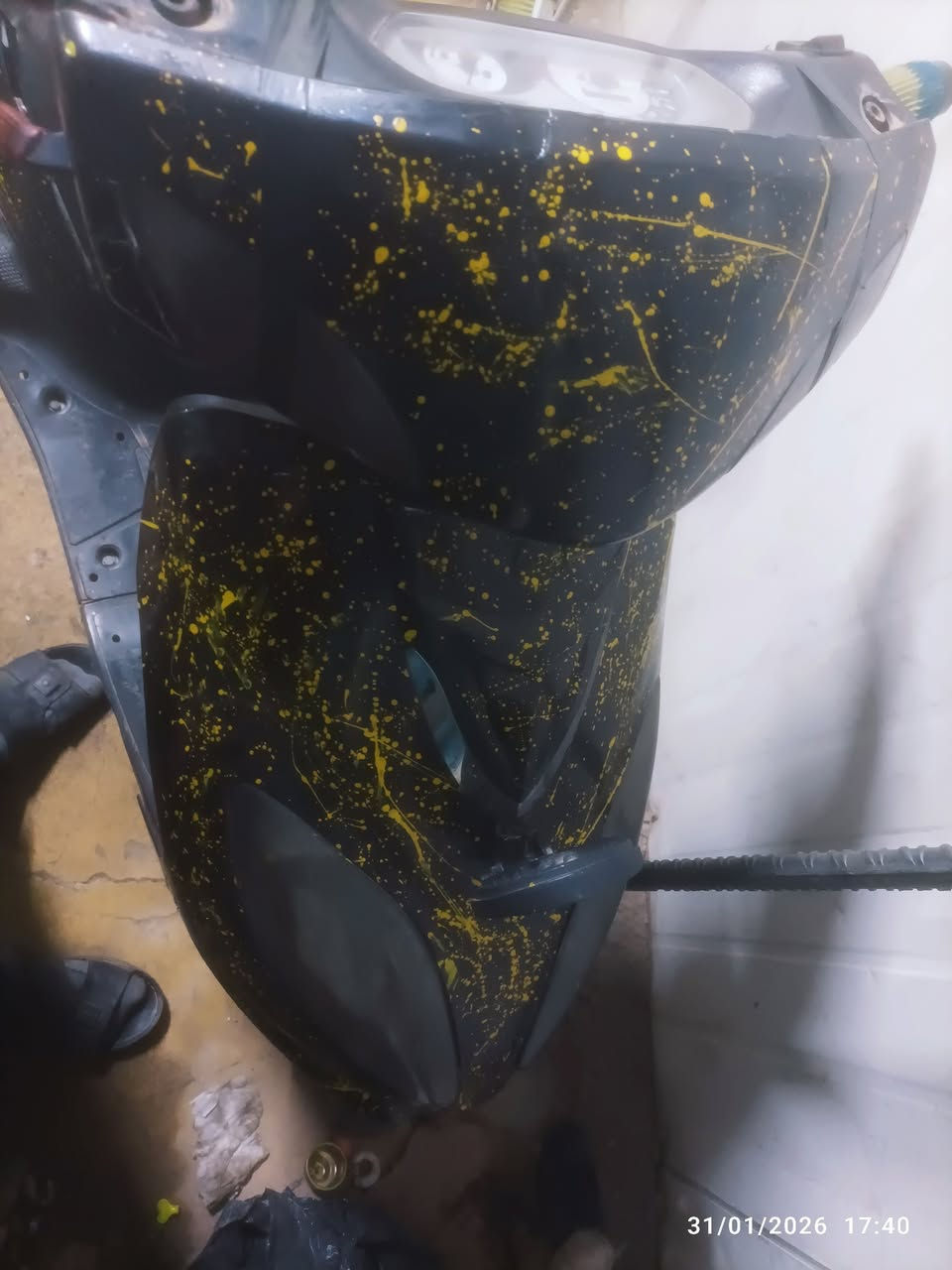 دراجة ام عيون طافية
سعر 120 و بيها مجال

رقمي ***********
