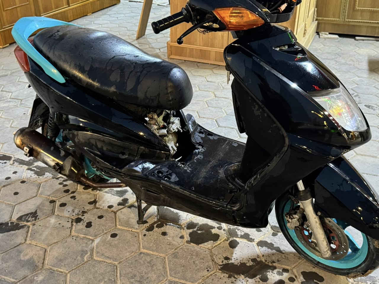 سلام عليكم دراجه سكنز نثيه أبيعه كوم حديد دراجه تاركه سعر 250 بيه مجال عنوان كربلاء معملجي 
رقم ***********
