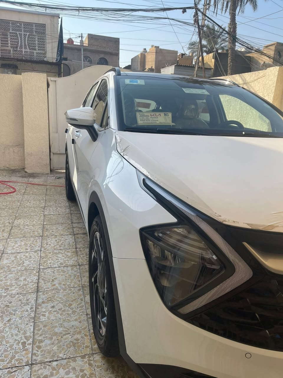 السلام عليكم….للبيع فقط
النوع :  سبورتج 2024 

⏺️ السعر :235
مرقم اربيل
بأسمي شخصيا 
مكفوله 
المواصفات 
:بنراما 
:صندوك كهرباء 
:شركه نم بل ضمان بعدها
 : خليجي 
 : زيرو ماشية 6الف
 : الموديل 2024
 : سعة المحرك 2.0L 
 : مرتبط بناقل حركة أوتو 6 نمر 
 :  عدد 2ايرباك
:  حساسات أمامية + خلفي
: لايت زينون + LED 
 : ويل كب 19
 : 4 دسك
: اريل نفكيشن
: مفتاح التشغيل بصمة 
: تشغيل عن بعد 
 : بصمة دخول الابواب 
: دشبول شاشة 
 :شاشة Apple Car play
 :كاميرا خلفيه دواره
 :الانارة الداخلية شمسي 
 :المقاعد مخمل لون بيجي  
:حركة المقاعد الأمامية كهرباء
 :تدفئة المقاعد الأمامية 
 :تدفئة المقود 
 :تتسع المقصورة ل 5 ركاب 
:مثبت السرعة Cruise
 :المودات والأوامر الصوتية
:أوضاع القيادة  Drive Mode
 :فحص أنظمة السيارة 
 : حساسات اطارات 
 : شفتات مقود: 
 : قطعتين تبريد
: هاند بريك بصمة 
 : ا ABS
: ا Auto Hold    أوتو هولد
: ا ISO Fex        ايزو فكس
: نظام مانع الانزلاق
 : نظام نزول المنحدرات
: النقطة العمياء 
 : اشارة في المرايا الجانبية
 : مخرج منفذ الطاقة 
 : ا  Bluetooth / USB
 :  شاحن هاتف Wairlees
العنوان بغداد الشعب 
☎️ ***********
