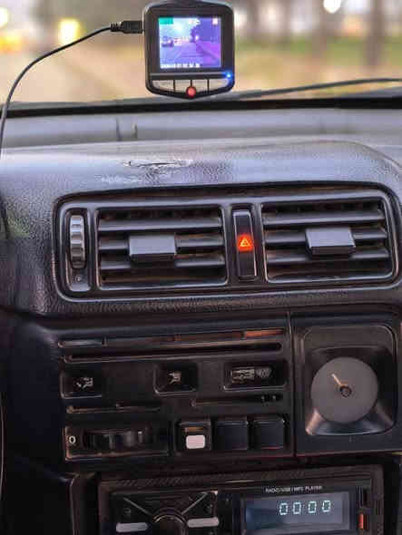 بسم الله 
ئۆپڵ ڤیکترا 
مۆدێل ۱۹۹۰ 
***********
***********

مەکینە 20 بیست
گێڕ عادی 
ئاڕمی پلاستیکی سلێمانی 
بەشەرتی ئەوەلیات 
گێڕ و مەکینە بە شەرت  بوخاری نیە سەوتی نیە دوکەڵ ناکات  گێڕ فڕەنایات بەشەرتی فیتەر و ترای 
خایس و ڕزیوی نیە چەکوش بە گیانیەوە نیە 
 لایت  بەرز نزم ئیشارەت هەموی ئیش ئەکات  گێچی حەماوە بەنزین کیلۆمەتر فڕەی کرنگ هەموی ئیشەکات فڵچە و گەرمی و ئاوی فڵچەی ئیشەکات کارەبای وەک شەریکەیە گێڕ و مەکینەی لۆکە،
ئاڕمەکەشی بە شەرتی ئەوەلیات پلاستیکی سلێمانیە 
هەواری شار سلیمانی  ،23 گەڵاو مەجال السليمانية, العراق
