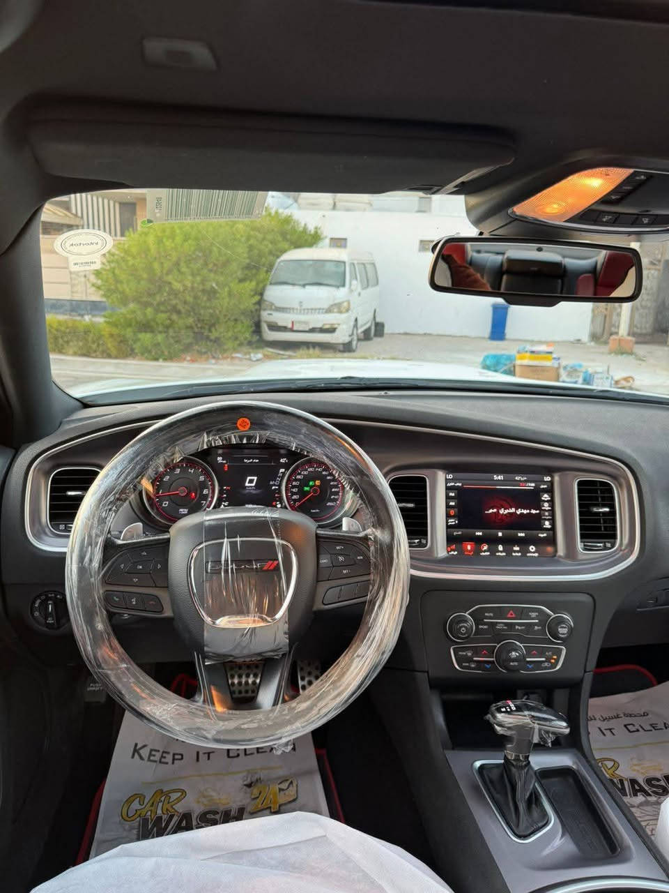 جارجر 2020 جيتي  خليجي وكاله هارلم )

(‏‎ وكاله هارلم داخل احمر )

‏‎الموديل :2020 . (سياره خليجي وكاله هارلم ) 

‏‎( المحرك : 6V 3600. ) 

‏‎(سياره كفاله عامه لا صبغ ولا بارد ولا. شخوط ) 

‏‎العداد :36 الف  ميل شرط الفحص  ( سياره جديده ) 

‏‎(سياره بلاديه كله من الزيرو )

‏‎(لون ابيض داخل احمر بلادي ) 

( رقم بغداد بسمي الجديد تحويل ثاني يوم )

‏‎المواصفات :

‏‎* نسخة  GT

‏‎* حساسات خلفية . 

‏‎* شاشه كبيرة مع نظام ملاحة نفكيشن GPS .

‏‎* سستم صوت الپاين مع سماعات پريميوم .

‏‎* ويل قياس 20 انج . 

‏‎* مصابيح امامية زنون . 

‏‎* كشافات الضباب زنون . 

‏‎* فتحت سقف (سلايد) . 

‏‎* مقاعد رياضية من الجلد الفاخر . 

‏‎* المقاعد الأمامية كهربائية . 

‏‎* تشغيل عن بعد . 

‏‎* ستيرن كهربائي . 

‏‎* تدفئة ستيرن . 

‏‎* محدد سرعة . 

‏‎* تلفون بلوتوث . 

‏‎* كاميرا خلفية .

‏‎* مرايا متحسسة للاضاءة العالية .

‏‎* كير شفتر بالستيرن . 

‏‎* دخول ذكي (بصمة) .

قطعة نادره سياره استخدام شخصي 1
‏‎رقمي*********** 
مكاني بغداد
