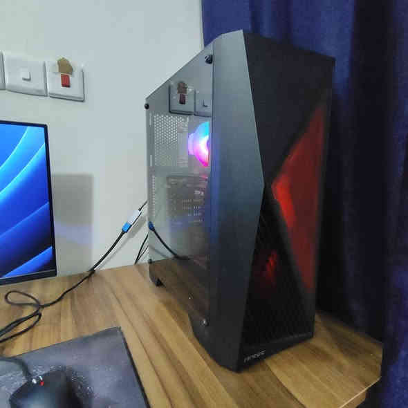 السلام عليكم تجميعه مستخدمه للبيع
المواصفات 
GPU : Rx 6600
Cpu : ryzen 5 3600x 
Ram : 16 GB 2x8 
Ssd : 500gb 
Psu : 600w 
Mb : prime b450m-k ii
السعر 700 قفل للاستفسار راسلني واتساب ***********
