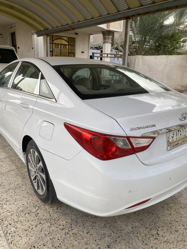 سلام عليكم سوناته ١٣ خليجيه
شركه العامه شكل ١٤ 
كشن سياق كهربه 
شفتات 
مري شفط معروف مال شركه العامه 
رقم بغداد تحويل ثاني يوم
سياره بيها قطعتين صبغ ول سونار موجود بل منشور

مكاني بغداد /ناحيه الرشيد 
سعر ١٢٥ وبيها مجال
***********
