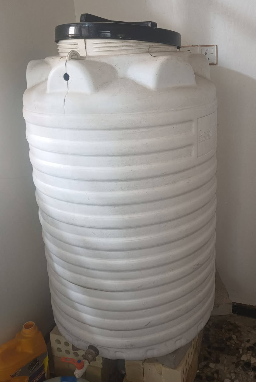 كاونتر كلش نظيف بدون سنك ولا ملحق قطعة وحدة ب85
تانكي ابو 500 ما مستخدم ب30 الف
للاتصال  ***********
للواتس ***********
