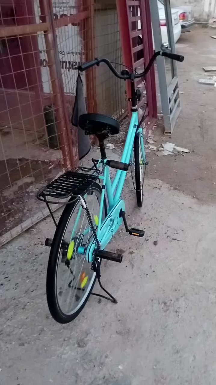 سلام عليكم بايسكل للبيع و المراوس 

سعر 120و بي مجال 

اللون  سمائي 🩵

شركة 🩵  BD

مديل   2022 🩵

نضافة 100%🩵

باقي تفاصيل خاص

هاذ رقمي بس واتساب ***********
