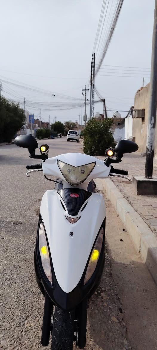 السلام عليكم دراجه للبيع كامكو Giffor، جيفور دراجه كامله وجاهزه اي نقص مابيه اشاير لايت هورن عدسات ابيض واصفر كهربائيات كله شغال تايرات نضاف كامله مكمله مكينه فقط بوشه مبدله وشغل نضيف الاصلي على ايد صاحبه دراجه من طول لطول كله كامله، السعر 650)
عنوان ميسان المجر الكبير  . رقم الهاتف: ***********)
