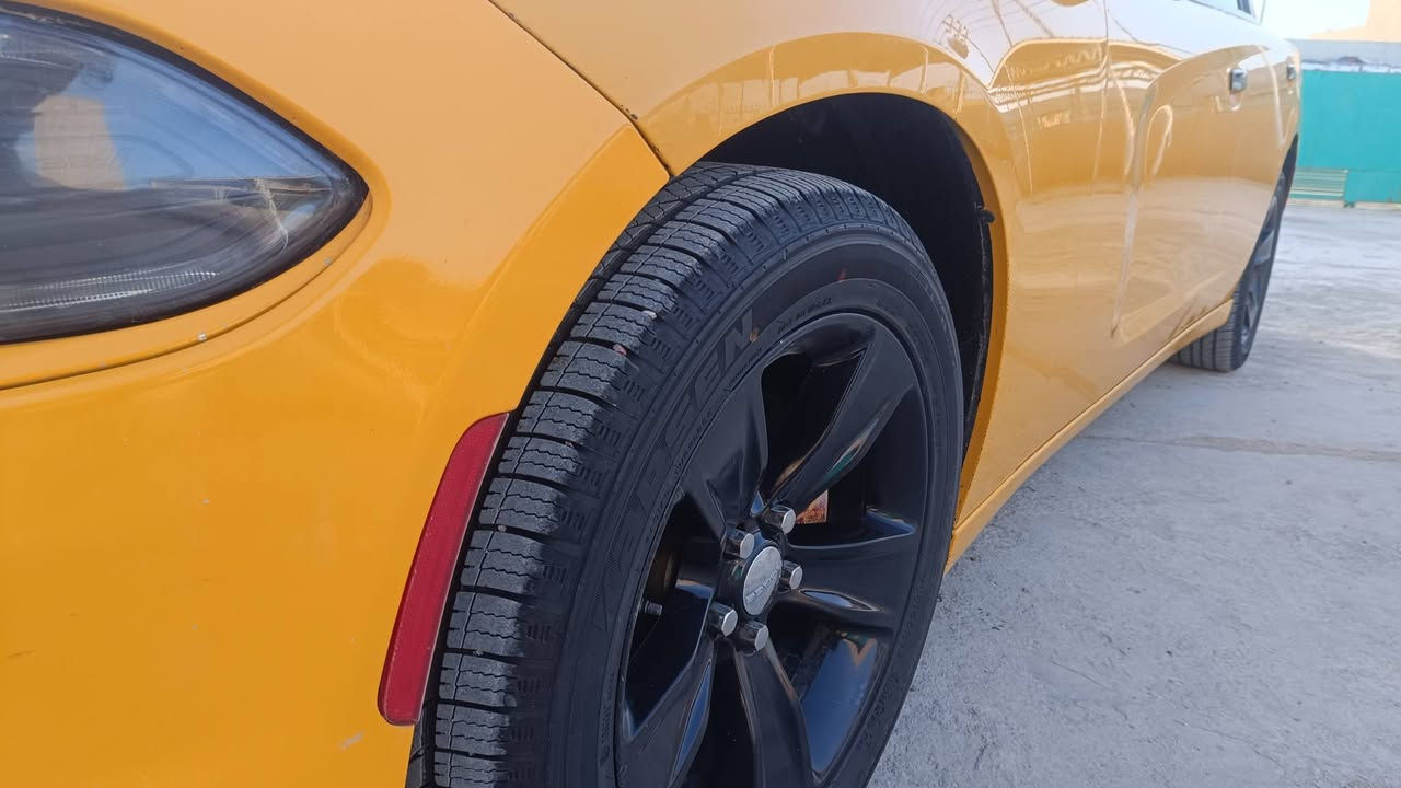 جارجر 2019 أصل 
رقم بغداد خط ناصريه بصره 
وارد كندي بيها فقط الدعاميه الاماميه والايتات تبديل الباقي كفاله دواخل ماروني احمر 
تخم تاير وگير جديد أكسن حداديه 
محرك السعر 225 بيها مجال الشراي يدلل المكان ناصريه 
***********
