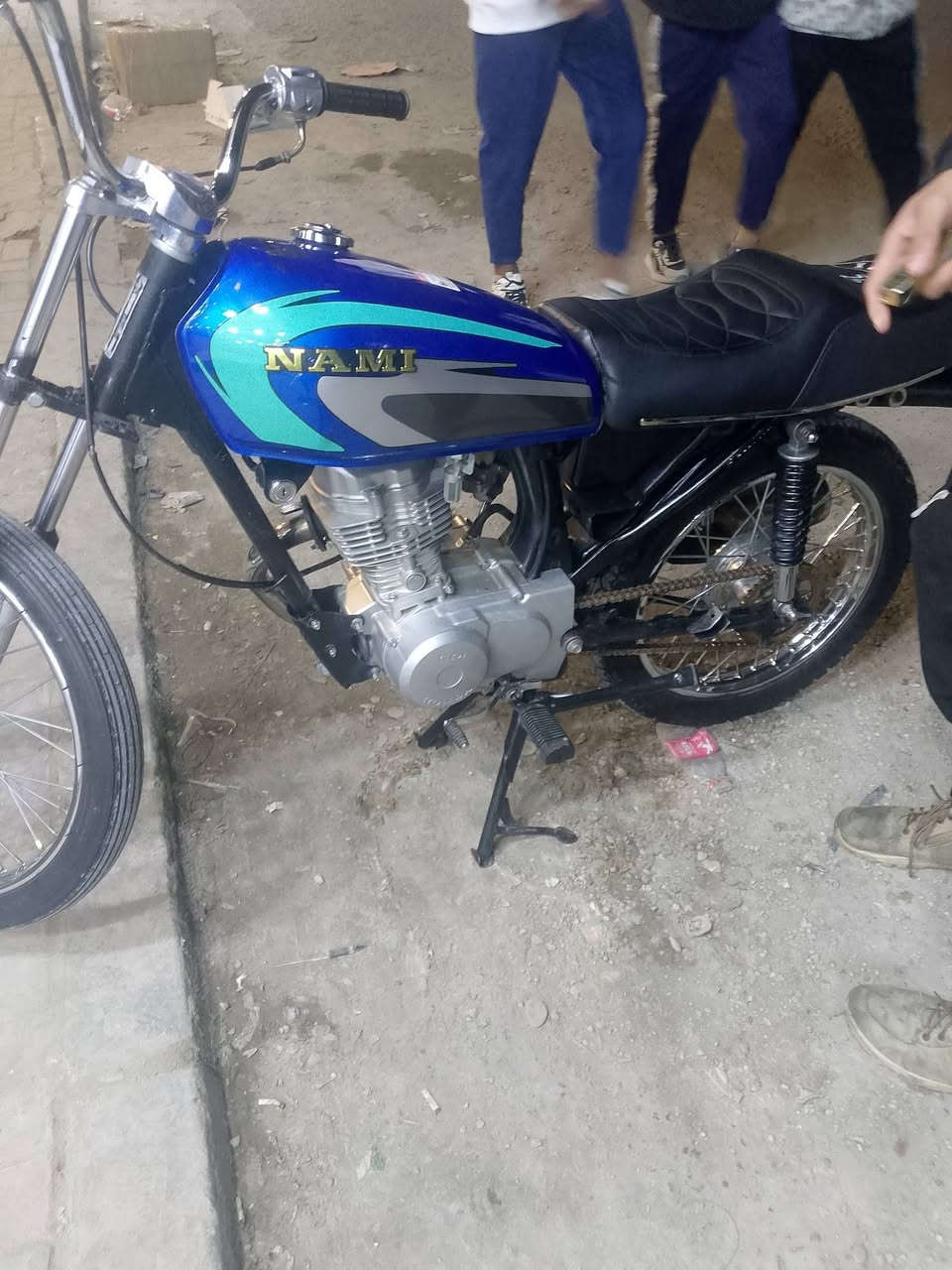 سلام عليكم للبيع اربعه كير اوراق اصولي وكيله العارضي تعمير 24 وشاصي 13 برفاز محركه ايراني اصلي مافتوح شلعه ومعدل تخبل سعر خاص مكان النجف الاستفسار ***********
