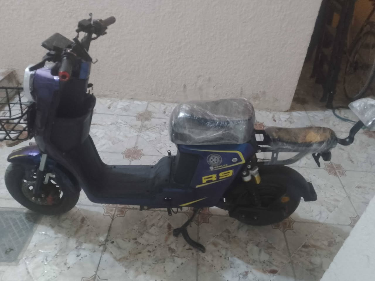 للبيع دراجه شحن شقاله فحص وخذ شحن نضيف شاحنه مالتها صلي سعر 250قفل  مكاني بصره مشراق 
***********رقم واتساب
