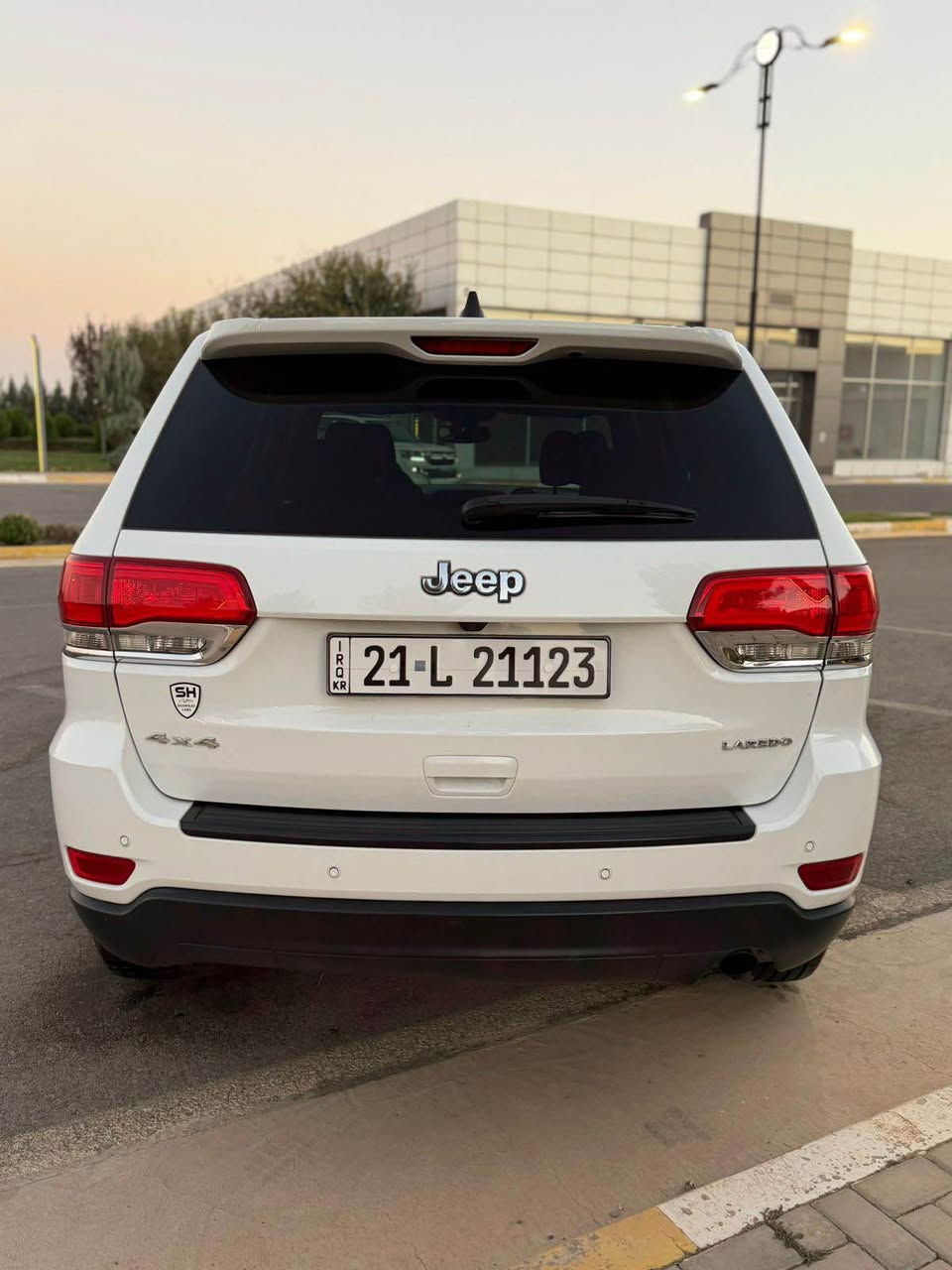 ‏جيب لاريدو موديل 2017 صبغ كلين ‏بدون صبغ كير محرك مكفول اسيار جديد ماشي 84الف مكان سليمانية سعر 220$ بيها مجال بسيط ☎️📞***********￼￼ السليمانية, العراق
