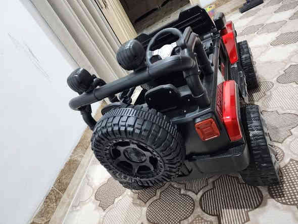 سەیارەی مناڵانە چوار ماتۆڕە واتا دەبڵ عکسڵ تازەیە چوار جار دراوە لەشەحن  زۆر تازەیەحەجم گەورەیە بۆمناڵی گەورەش ئەبێ 
*********** السليمانية
