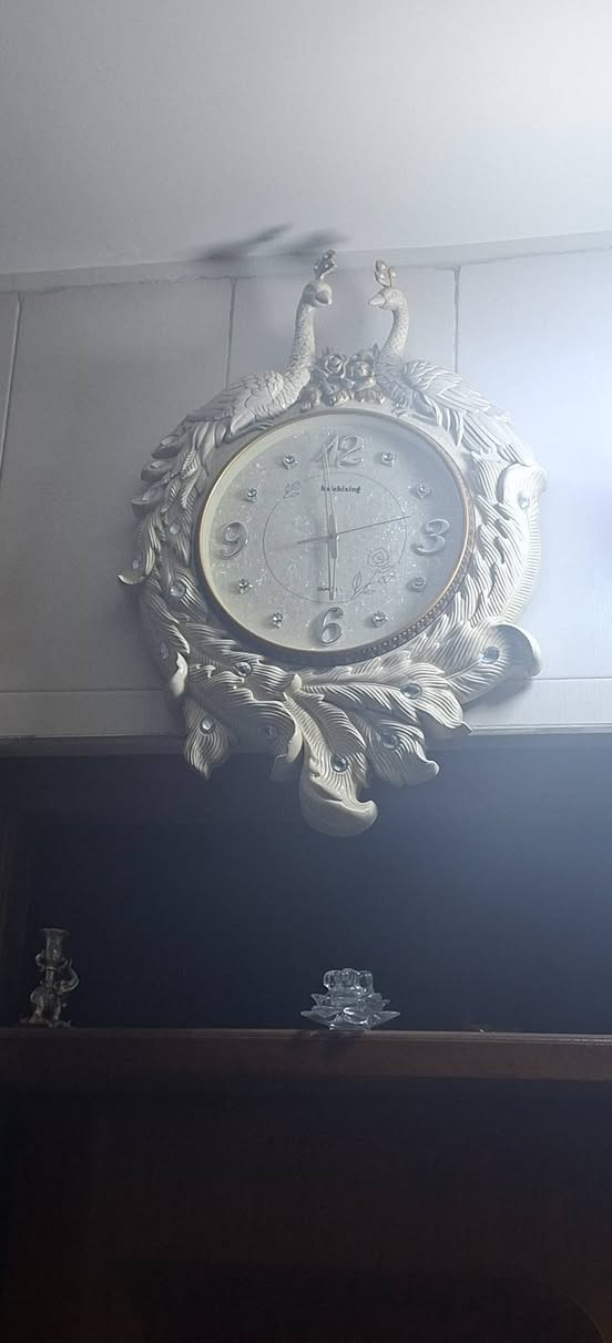 السلام عليكم عندي هاي الساعات للبيع المكان البياع
***********
