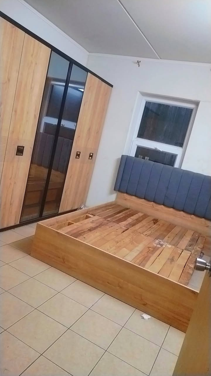 السلام عليكم 
يوجد فتح شد غرف نوم 
مكتبه 
جرابي 
كاونتر
تصليح الي يحتاج يتصل 
***********
