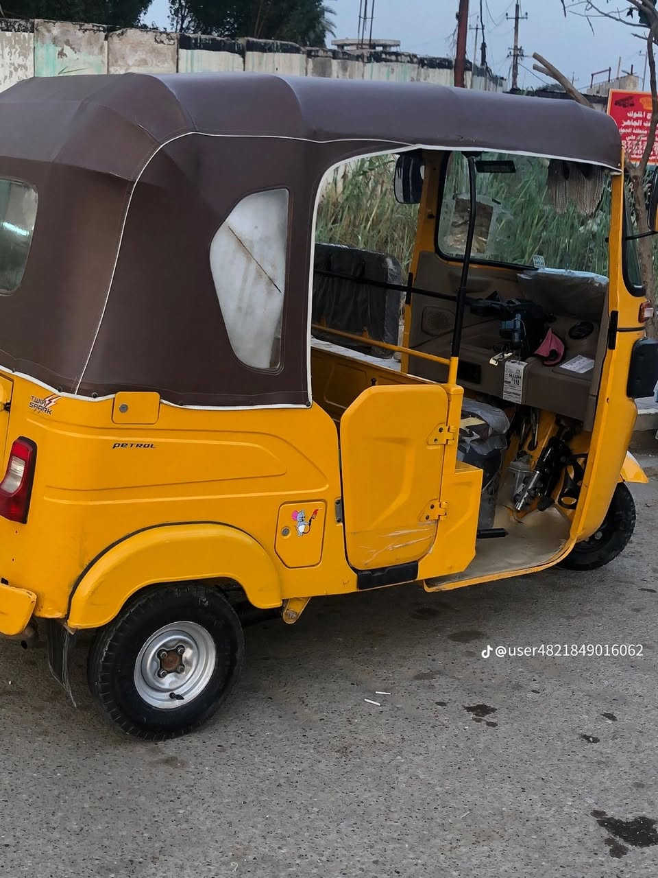 سلام عليكم ورحمة الله وبركاته تكتك موديل 21 رقم سنويه رقم كربلاء نضيفه كفاله عامه بس  دوس معمره نضيفه الله شاهد سعر خاص ***********
