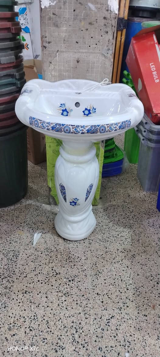 تحطيم لاسعار بس يمنه عنوان جامع جعفر الطيار مجاور صيدليه ميار
*تانكي 500لتر.   ب25
*تنور وسط.       ب25
*عربانه تسكام.    ب25
*درج 5بايه.          ب25
*مغسله ايراني كبير ب15
*سخان ملك الطحان صغير. 25
* سخان كبير ب50

وكل لهلا بيكم 
للتواصل ***********
