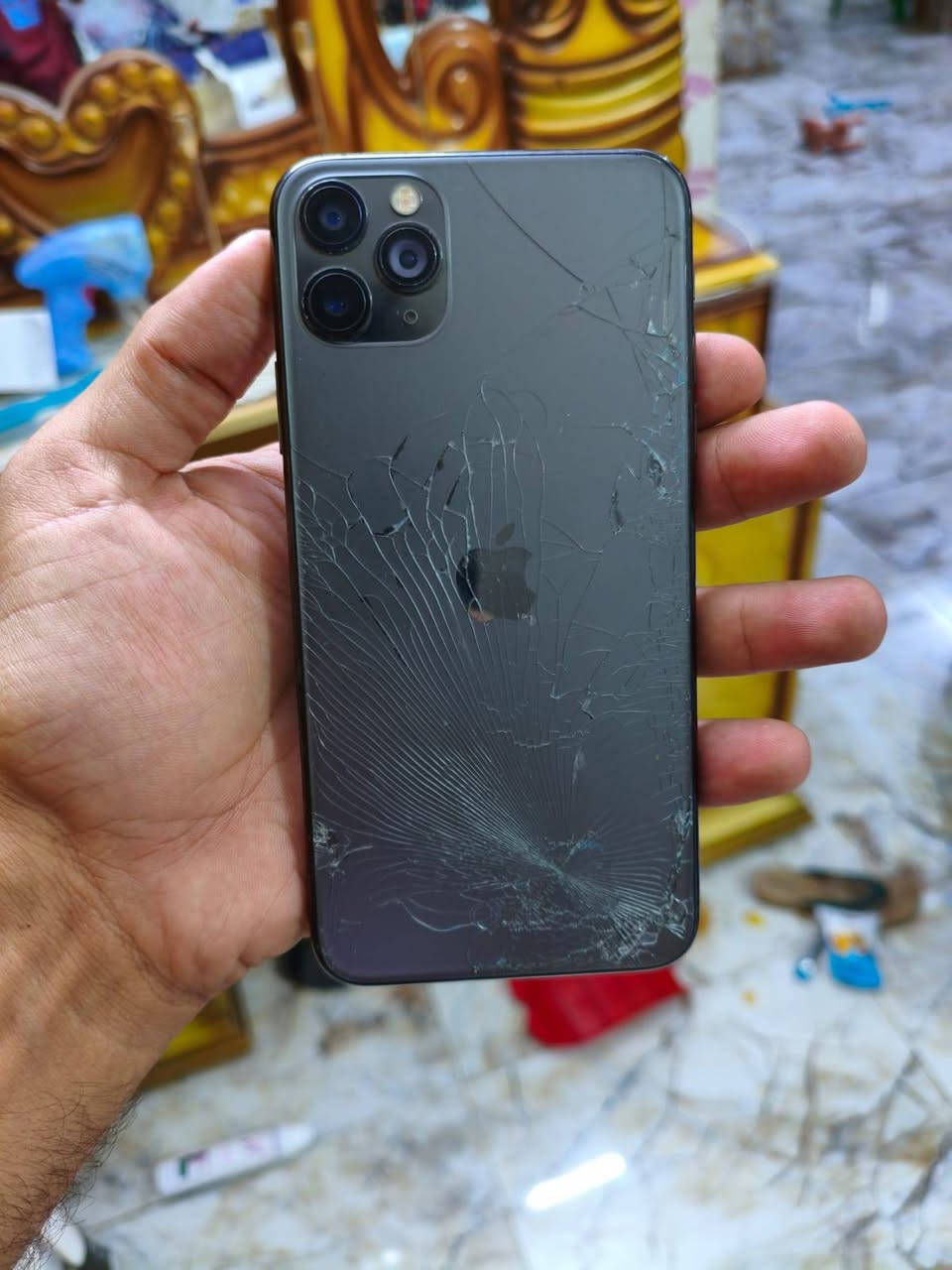 سلام عليكم شباب من رخصه الادمن المحترم  عندي جهازين ايفون للبيع 🫡
✅️ايفون 11 برو ماكس💥 ضهره مفطور ذاكرته 256 بطاريته 100🔋 جديده جهاز كفاله فقط الضهر مفطور سعره 200 الف💲 

✅️ايفون ايت 8💥 نضيف جدا ذاكرته 64 بطاريته 83🔋 بصمه شغاله جهاز كفاله سعره 90 الف💲 

مكاني بغداد حسينيه مال راشديه ***********
متواجد وتساب فقط❤️
