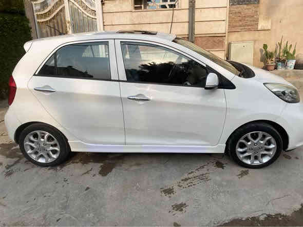 كيا بيكانتو 2015 خليجي ابيض جي تي لاين أعلى فئه في البيكانتو السياره استلام الشركه الدوليه للسيارات ماشيه 48 الف كير والمحرك والصدر والتبريد والكهربائيات كفاله عامه على وضع الشركه  
والسونار مذكور كلش بي ويا الصور
المواصفات
المحرك 4 سلندر الحجم الكبير
فتحه سقف
بصمة أبواب وتشغيل
إشارة ترحيب
لد امامي و خلفي
ويل كب
غرفه ملونه 4 الوان
إشارة بالمري بالاضافه المري شفط
يدات نيكل اصلي
السعر (99) ورقة  العنوان بغداد للاتصال *********** بغداد
