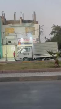 بناية تجارية ركن مربعة للبيع تحتوي على ثلاث محلات وشقة قطاع ٢٤ مجاور د...