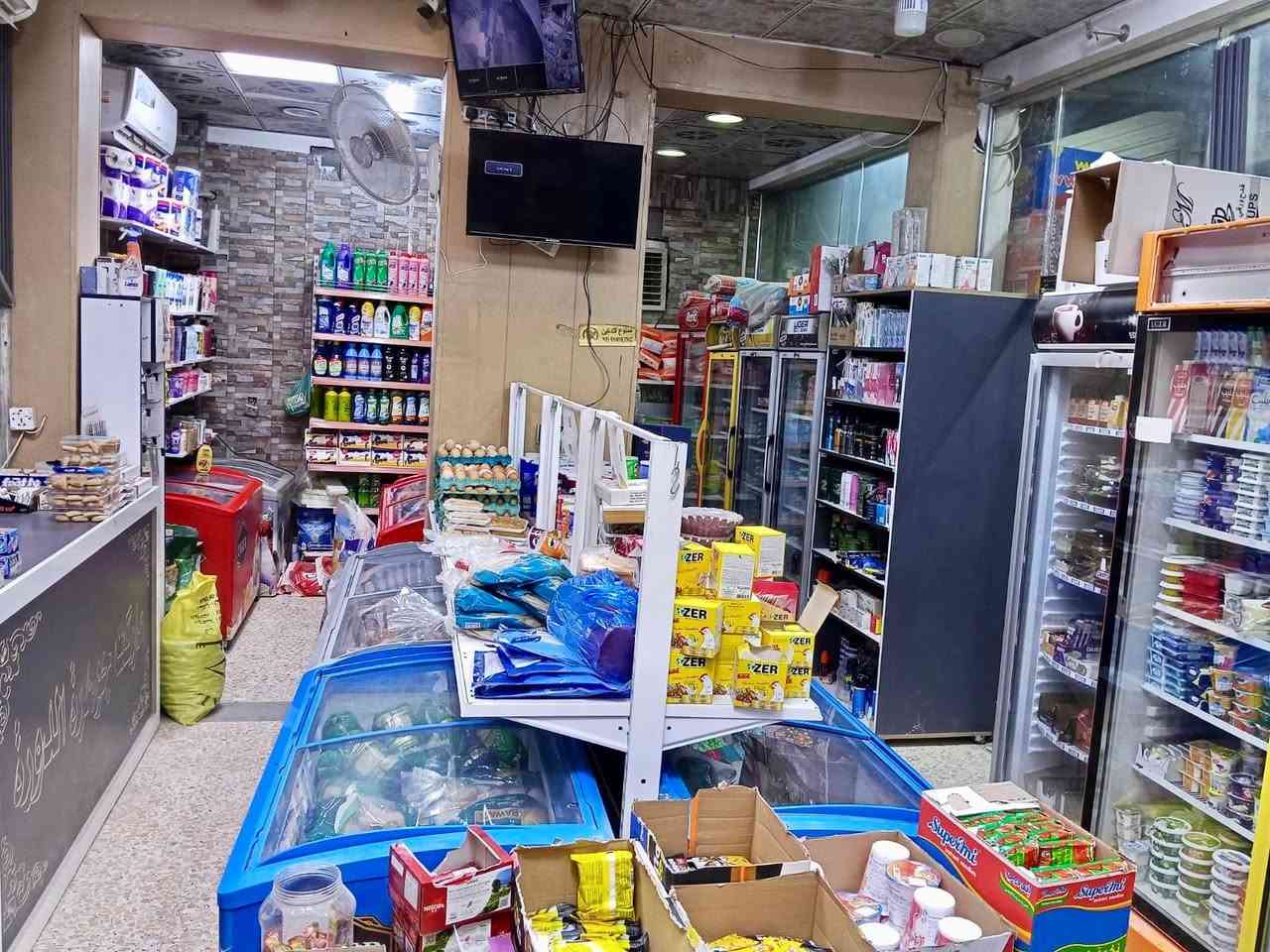 ماركت للبيع  في منطقة الدورة يحتوي على

*برادات عمودية عدد١٣

*برادات طرحية عدد٩

*سستم كاميرات متكامل مع بلازما عدد٢

*سستم كاشير متكامل وجاهز

*سبالت عدد ٣

*مبردة مركزية حجم كبير

الماركت شغال وشغله حلو تجي وتشوف بعينك مابيه اي نقص تكعد عالكاشير وتشوف شغل الماركت 

واي استفسار الاتصال على الرقم ***********
