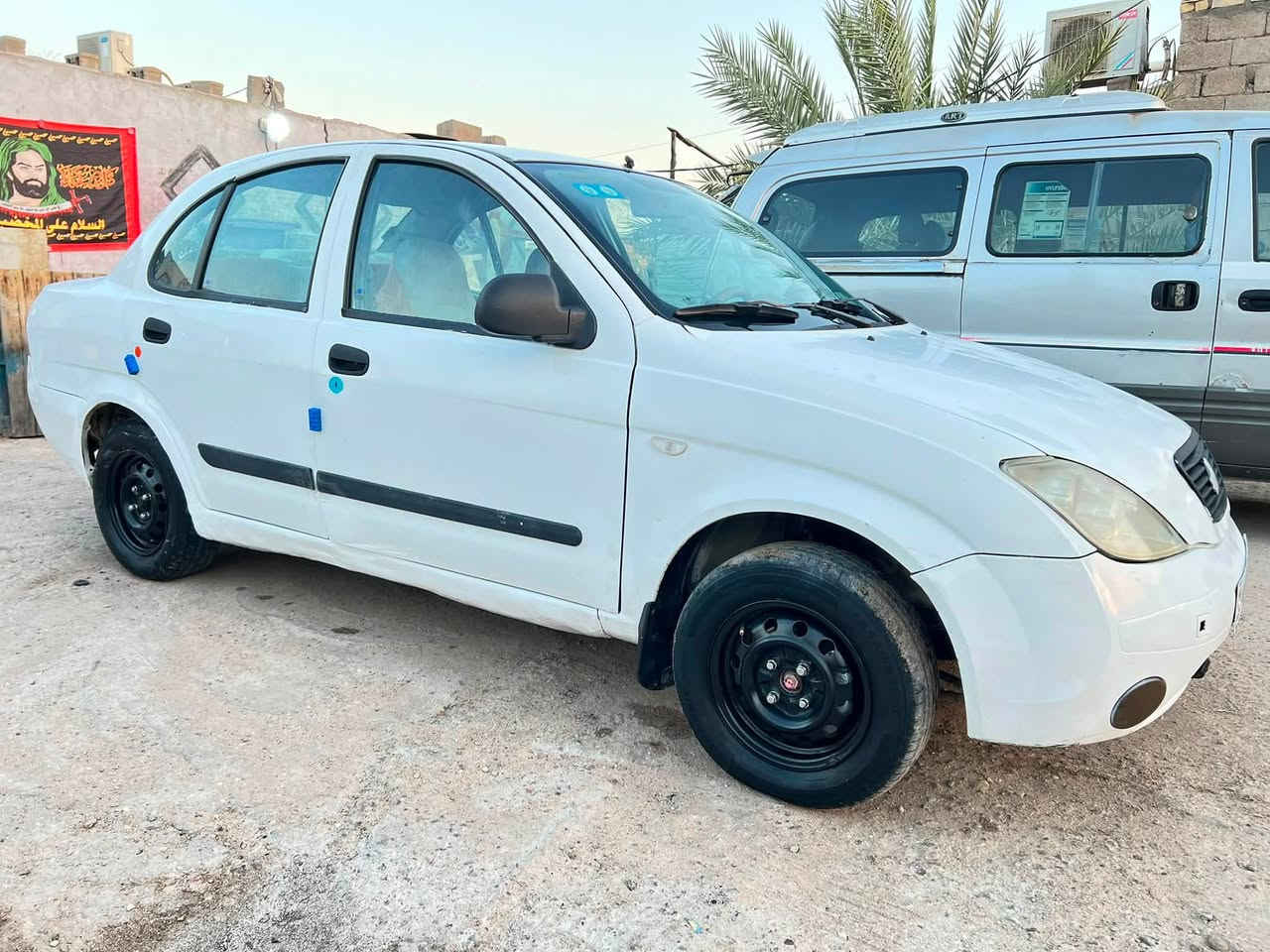السلام عليكم سيارة طيبة للبيع موديل ٢٠١٤ مكينه كير تبريد مشط جديد سيارة حلوه جاهزة سنويه توا مجددها لل ٣١ السعر ٣٥ وبيها مجال بسيط شرط التحويل رقم الهاتف ***********   ابو الخصيب
