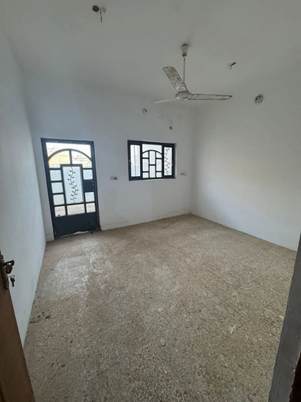 🔥 شقّة للايجار | حي الفرات – على الشارع العام🔥

🔹 الموقع: حي الفرات، مقابل جامع الإمام المهدي

🔹 تفاصيل الشقّة:
 • 🛏️ غرفتين نوم
 • 🛏️ صالة
 • 🍽️ مطبخ
 • 🚿 صحيات

🔹 الإيجار:💰 350 ألف

~~~~~~~~~~~~~~~~~~~~~
‏‎📞 للاستفسار والتواصل:
‏‎🔹 مراسلة الصفحة او واتساب مباشرة

‏ http://wa.me/+964*********** 📲

#دار #بيت #مشتمل #شقة #ايجار #للايجار #ديوانية #بيع #للبيع
