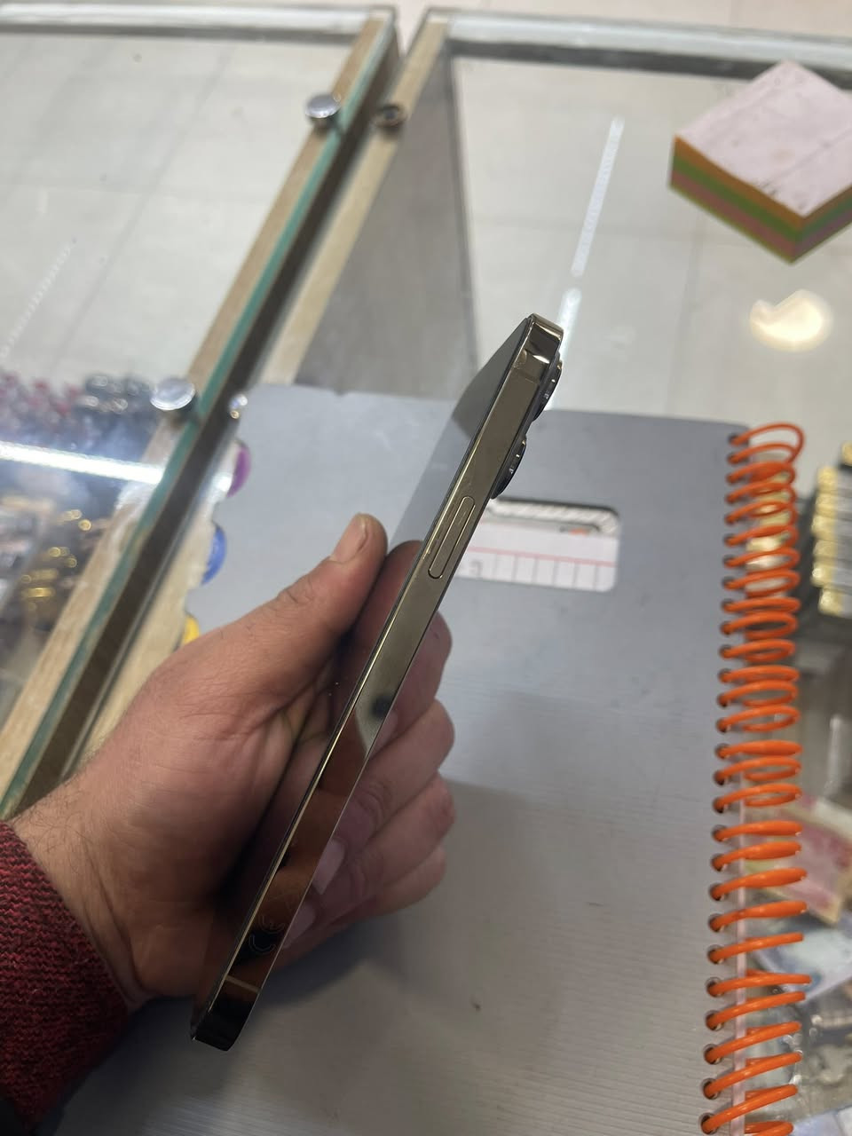 السلام عليكم ايفون 13 برو ماكس وتر بروف جهاز ما مفتوح بطاريه 92 ذاكره 256  السعر 750
***********
