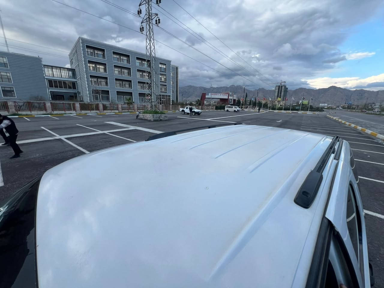 تاهۆۆ ساغ ساغ
مۆدێل ٢٠٠٨ دەبڵ ئەکسل
٢ پارچە بۆیاخی هەیە سەیارەکە 
گێڕوو مەکینەو ئەکسلو کارەبەی هەموی بە شەرت
بێ تەقەو بێ رەقە
کامل جایز کراوە سەیارەکە 
ژم: ***********
سعری:٨٥ گەڵاو مەجال
