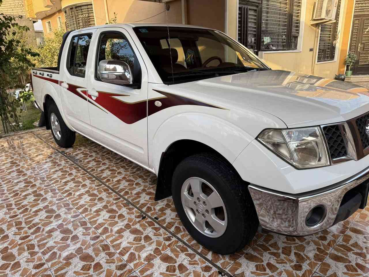 سلام عليكم لبيع نيفارا موديل ١٤ بغداد بسمي سيارة جديده محرك ممفتوح كفاله من كاشي سبير مانزل دبل  سويج شركة  ماشية ١٣٥ متعهد على الفحص بابل جبله *********** سعر ١٤٥  ورقه وبيها مجال ل العشاق
