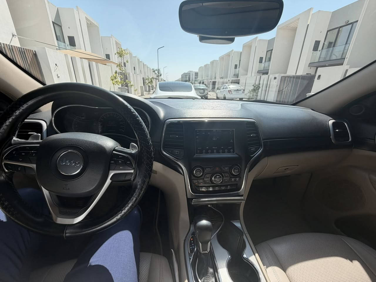 جيب شيروكي لاريدو ( خليجي ) موديل 2020
وكالة النجوم
ماشية 100 ألف
مكفولة كفالة عامة
عدا شبر بارد

المواصفات:
تشغيل عن بعد
توقف ذاتي ومانع اصطدام
تحذير النقطة العمياء
نظام تحذير عند تجاوز السرعة المحددة
مرايا تعتيم ذاتي
المرايا الجانبية قابلة للطي كهربائياً
ويل قياس 20 إنج
فتحة سقف
داخل بيجي
نظام خرائط GPS
مصابيح أمامية LED
كشافات ضباب LED
مصابيح أمامية متحركة
مقاعد أمامية كهربائية
حساسات أمامية
حساسات خلفية
مانع تصادم خلفي
بلوتوث
محدد سرعة
نظام التشغيل والإطفاء الأوتوماتيكي
نظام بريك أوتوماتيك

السعر 29 الف

للاستفسار 
***********
