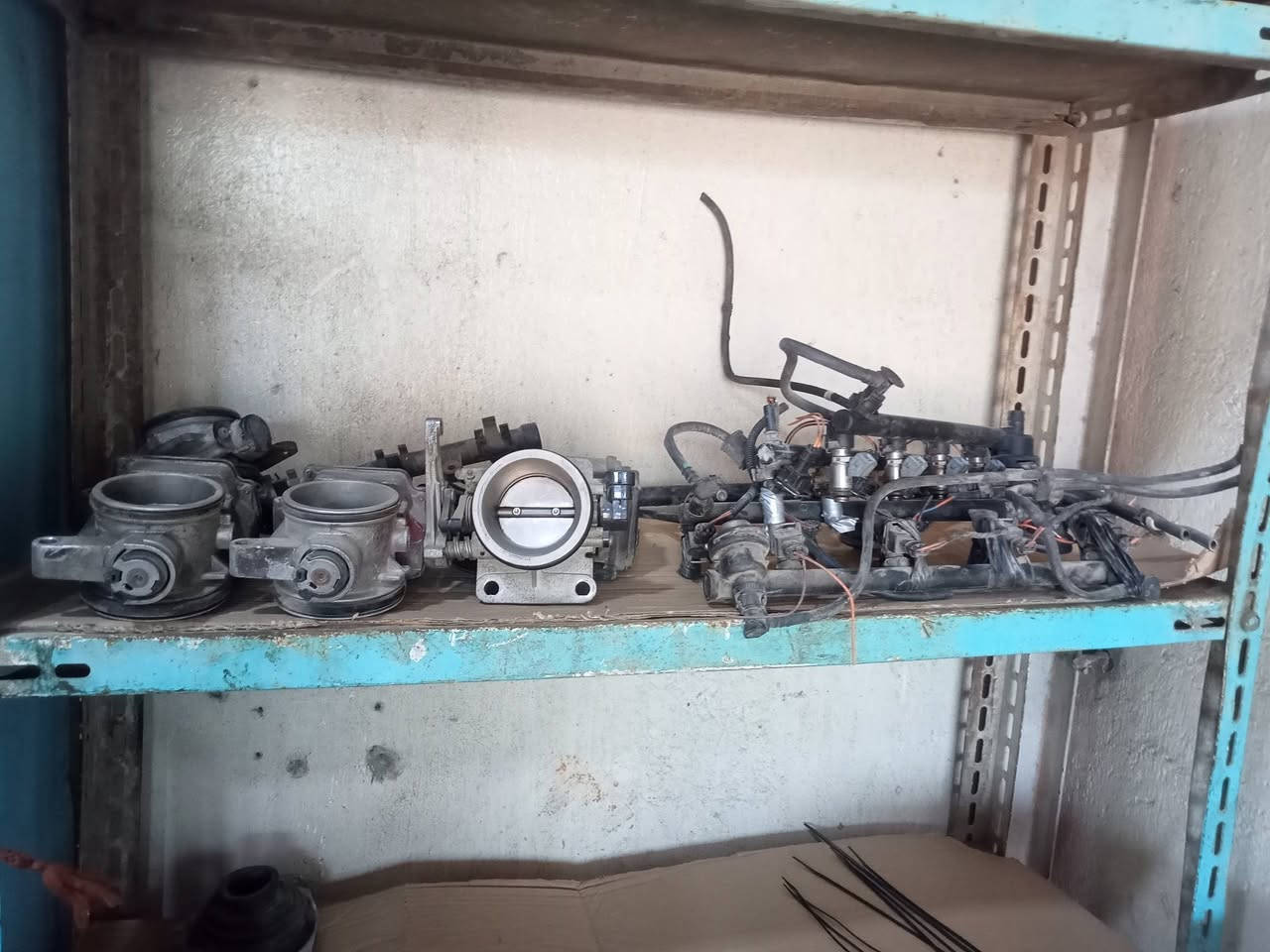 متاح
تبريد سيارات + فيتر + حداد صدر + ادوات حتياطيه 

دوات صدر + كلاجات + جويترات + نوزلات + دبات ماي + صوندات ماي + روس درايم شفت + اذاين كير والاخره 

مكان شارع المخازن قرب مستشفى شهيد صدر 

تواصل ***********    /   ***********
