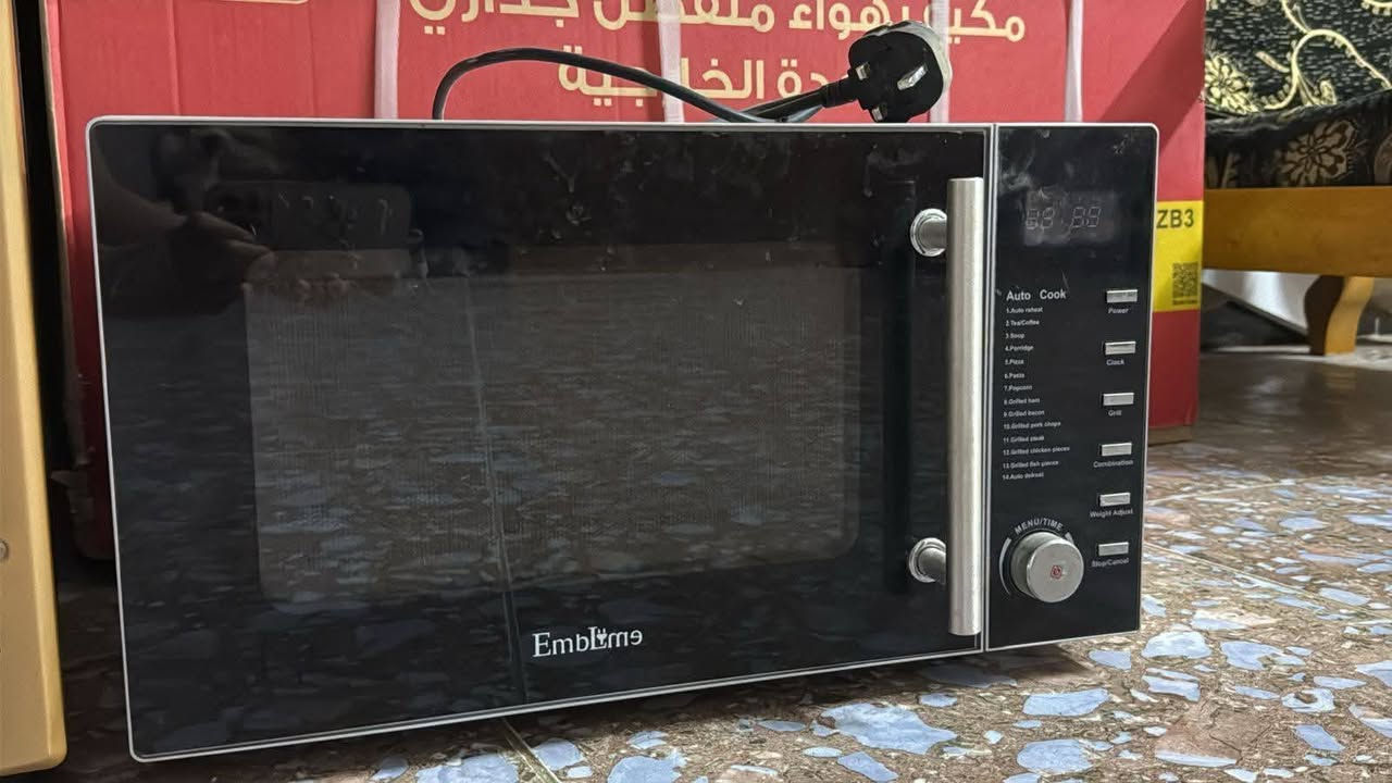 السلام عليكم
للبيع تخم قنفات مع طبلات ميز تلفاز كامل بحالة ممتازة ✨
استخدام مرتب ونظيف جدًا، القماش والإسفنج بحالة ممتازة بدون هبوط أو تمزق.
التخم مريح وتصميمه عصري ويصلح للصالات الحديثة  

الكاونتر مترتين و نص ب٥٠ سم السنك العمق ٦٠ السطح كله مرمر صناعي و الحوض ستيل الارتفاع ستندر الداخل المنيوم خارج hdf نظيف لا يوجد ضرر استخدامه سنة و نص  نوع الالمنيوم سعودي ممتاز مع مايكروويف ومرشحة وطباخ منضدي 
للتواصل ماسنجر او واتساب على الرقم ***********
