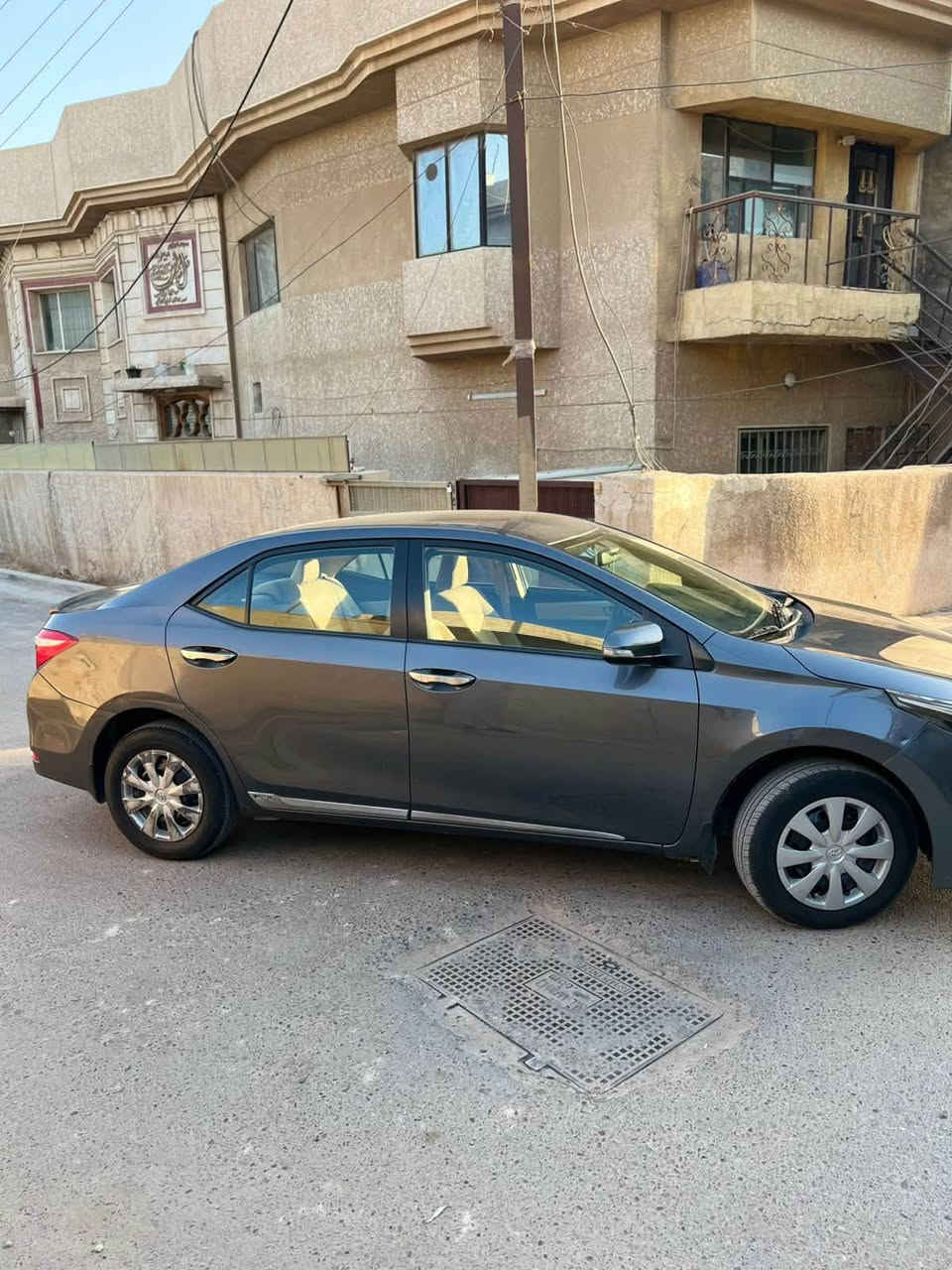 السلام عليكم
كورلا 2015 خليجي  xLi
محرك2000 كفاله وكير كفاله 
السعر 125$
سونار مرفق مع الصور 
الاستفسار ***********

