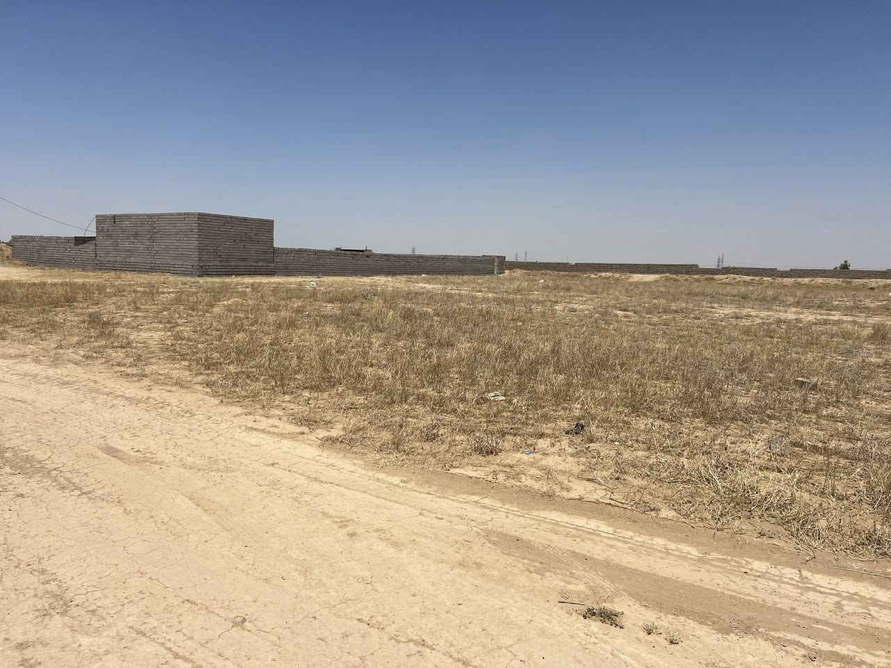 ارض للبيع مقابيل بستان منيف المساحة وعرض 18 طول 46 المجموعة 828 زراعية ماي وكهرباء واصلي المتر بثمانية وبيها مجال شي قليل البيع كلهن ما بيع قطع وهذا رقمي الاستفسار***********
