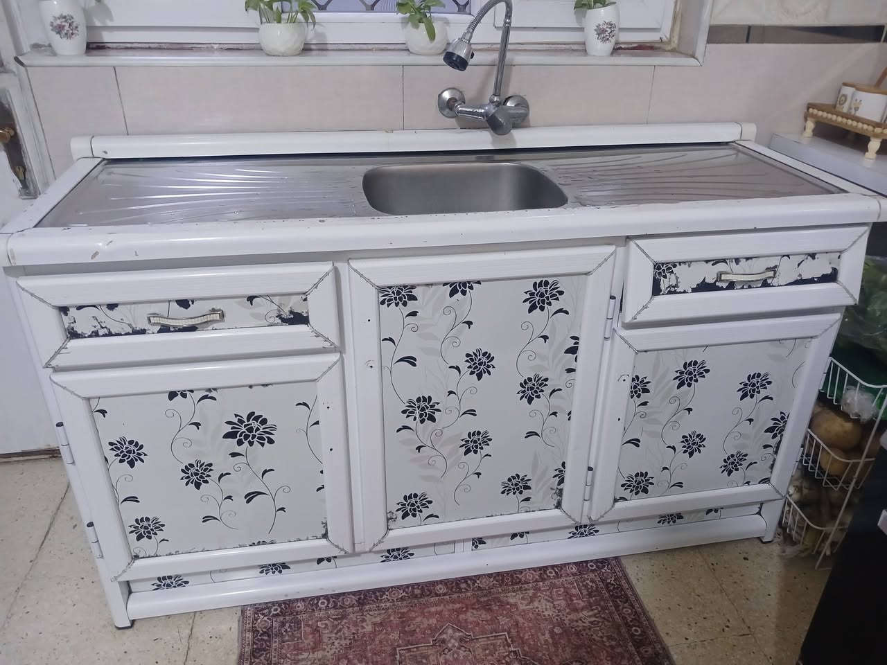 كاونتر المنيوم للبيع 
السعر ٤٠٠ الف 
***********
