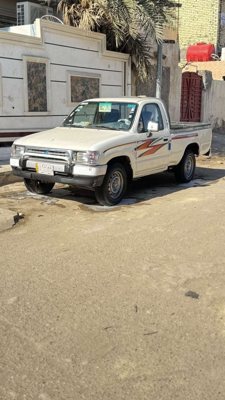 بيكم تويوتا فلاحيه تك موديل 1998 رقم واسط دولي سنويه ل2030 سياره مكفوله من العيب شرعي شاصي مكفول مكينه وكير ثري واي مكفوله من تنقيص وتبخير سياره جاهزه كير مكينه حداديه تخم تاير كهربائيات كلها شغاله سياره مال جناي سعر 58 مكاني ميسان لعماره 
(0778 043 9141)
