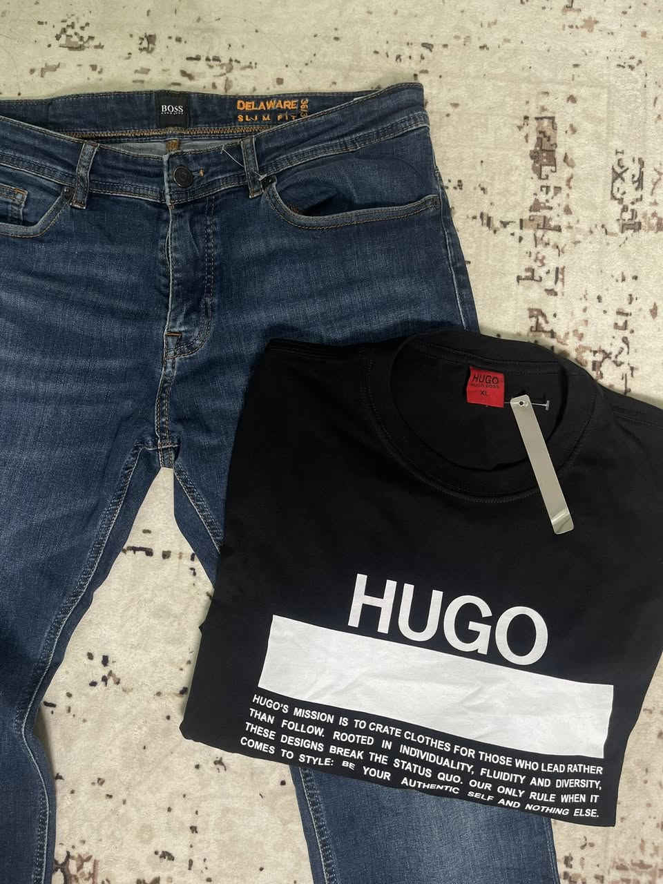 🔥سيت روعة اصلي من hugo boss💯
 🔹سعر: ٥٨ توصيل مجاني

🔹قياس: 34 كصه عدله
تيشيرت قطني  XL slim يلبس L  
🔹جديد ما ملبوس  
 🔹لون:كما موضح بالصورة 

🔹توصيل موجود لكافة المحافظات


**إذا كنت صاحب هذا الإعلان وتريد حذفه لأي سبب، رجاءا أرسل رسالة إلى الدعم الفني**