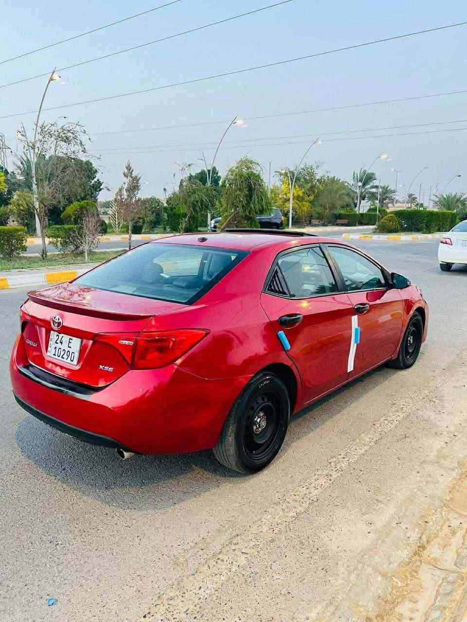 كورلا 2017 
مواصفات فول 1/1
فتحة سقف
بصمة تشغيل 
بصمة أبواب 
بصمة جنطة 
كشن هيتر تبريد
كشن كهرباء 
رقم دهوك سنوية جديد
ضرر 3 قطع صبغ بدون دواخل 
السعر 127 بيها مجال 
عنوان كركوك ***********
