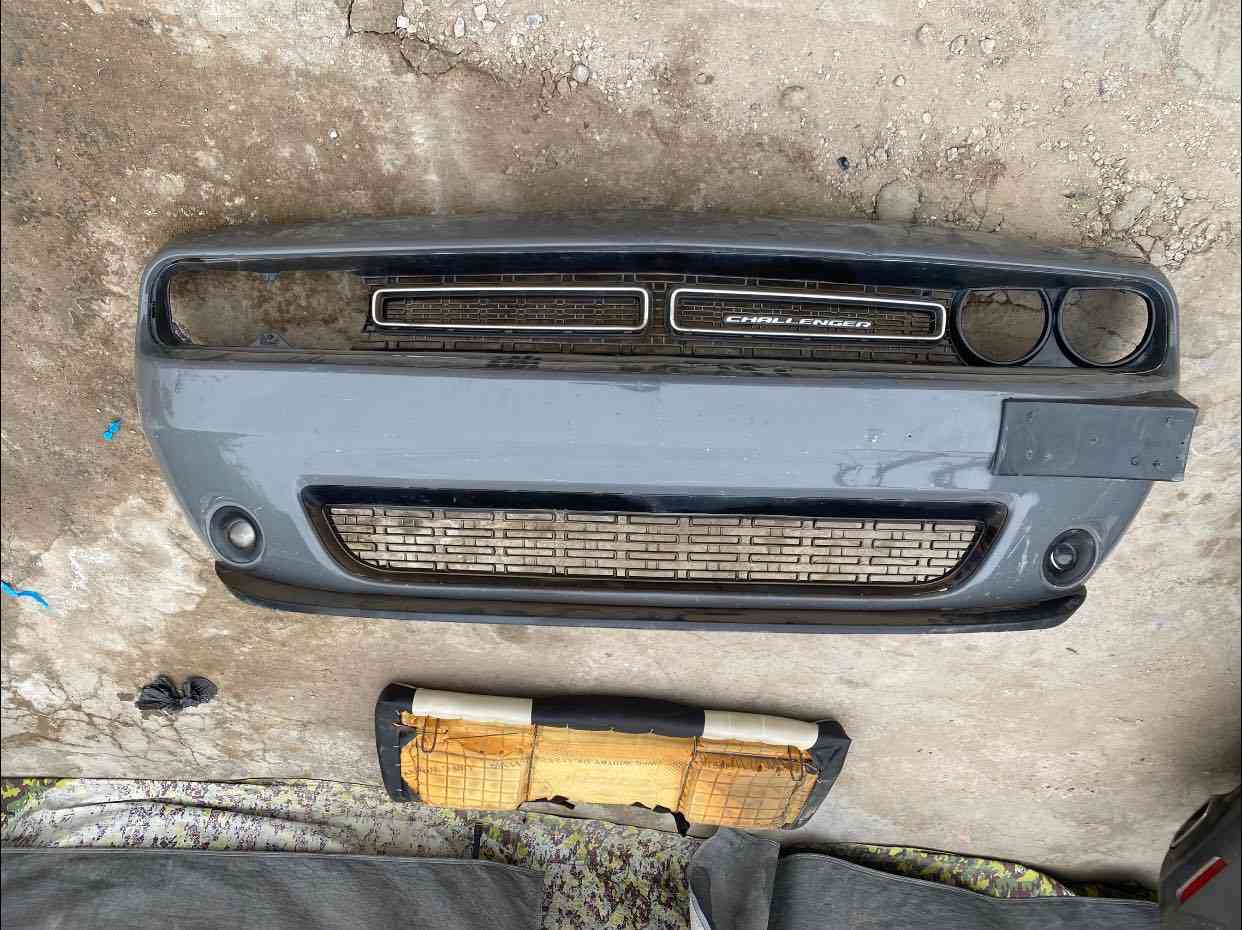 دعاميه SXT بلاديه تفصيخ لون سمنتي بدون تصليح وبدون صبغ
بيها ماسكات + فسفورات هم اصليه + مازدات صيني قيم بليرضي الله 
مكاني بغداد السيديه 

***********
