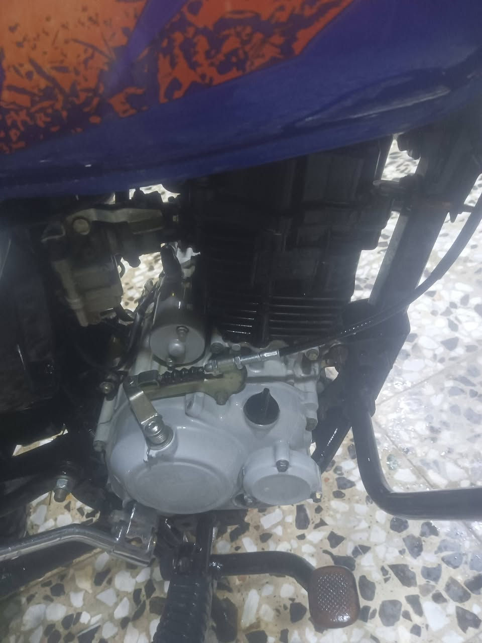 بوكسر  لبيع مكفول.  بيه لاستيك والف اطلع دخان بس بلبدايه مديل 2022 اوراق اصلي  رايده 625 بيه مجال مستعجل عل بيعته مكاتبت شارع  *********** مكاني نجف حي نيسان
