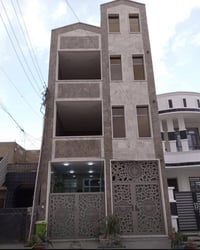 مشتمل طابق اول  مساحه كبيره 180 ويحتوي على ثلاث غرف نوم كبار + مطبخ + ...